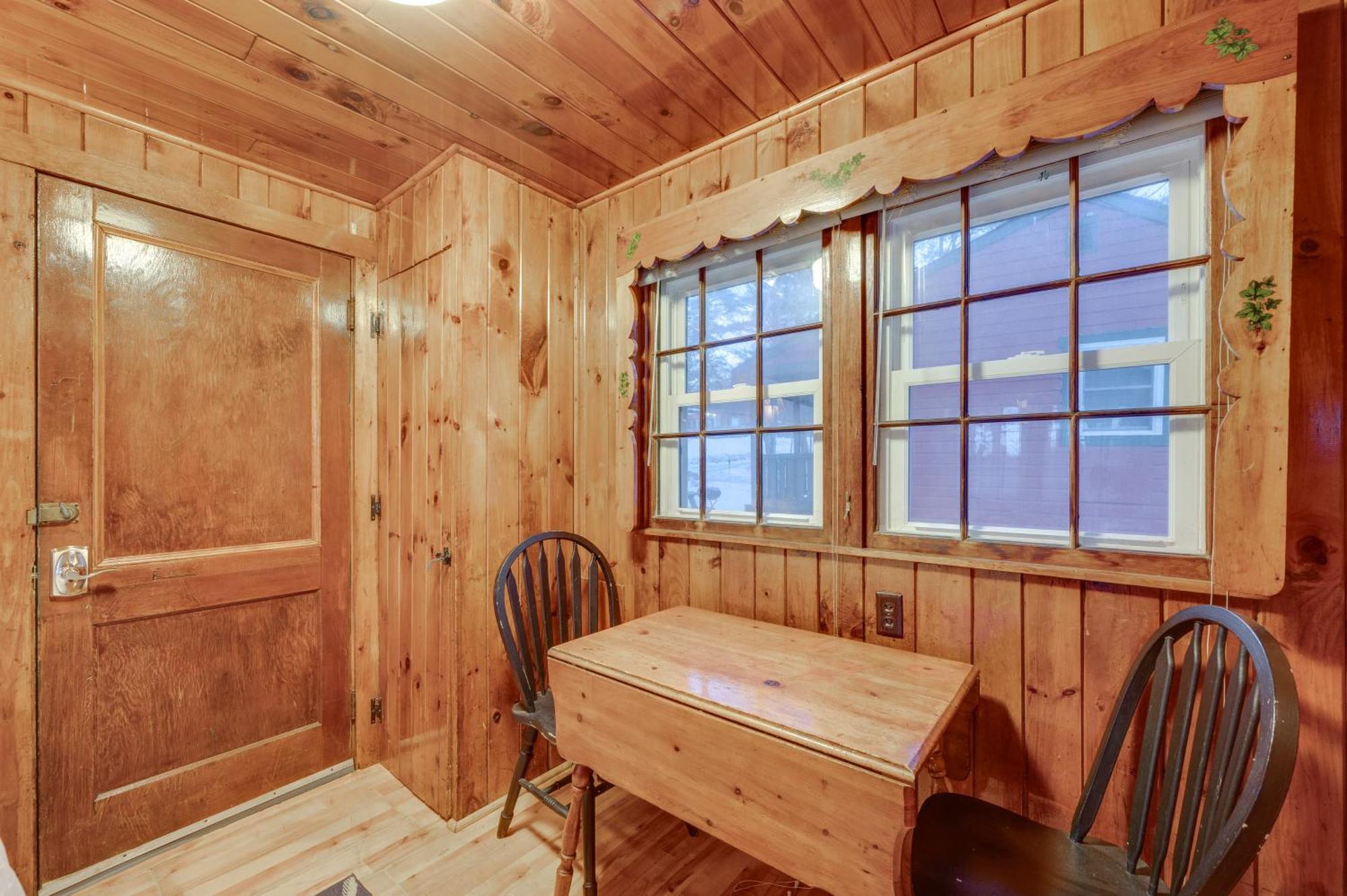 Appartement Cozy Laconia Studio With Pool Access - 2 Mi To Lake! Extérieur photo