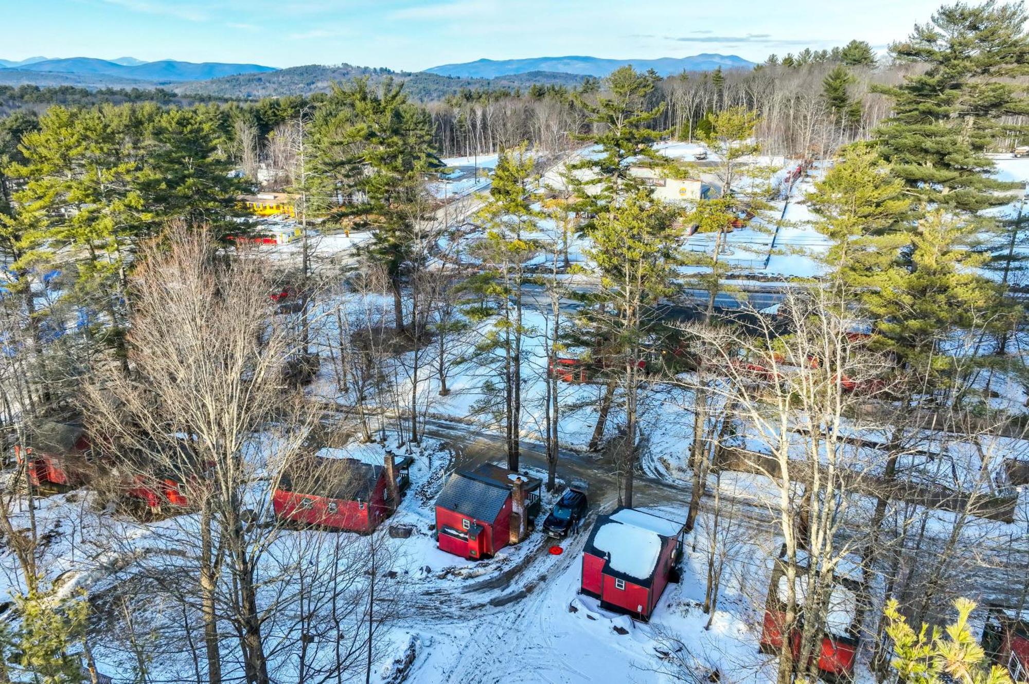 Appartement Cozy Laconia Studio With Pool Access - 2 Mi To Lake! Extérieur photo