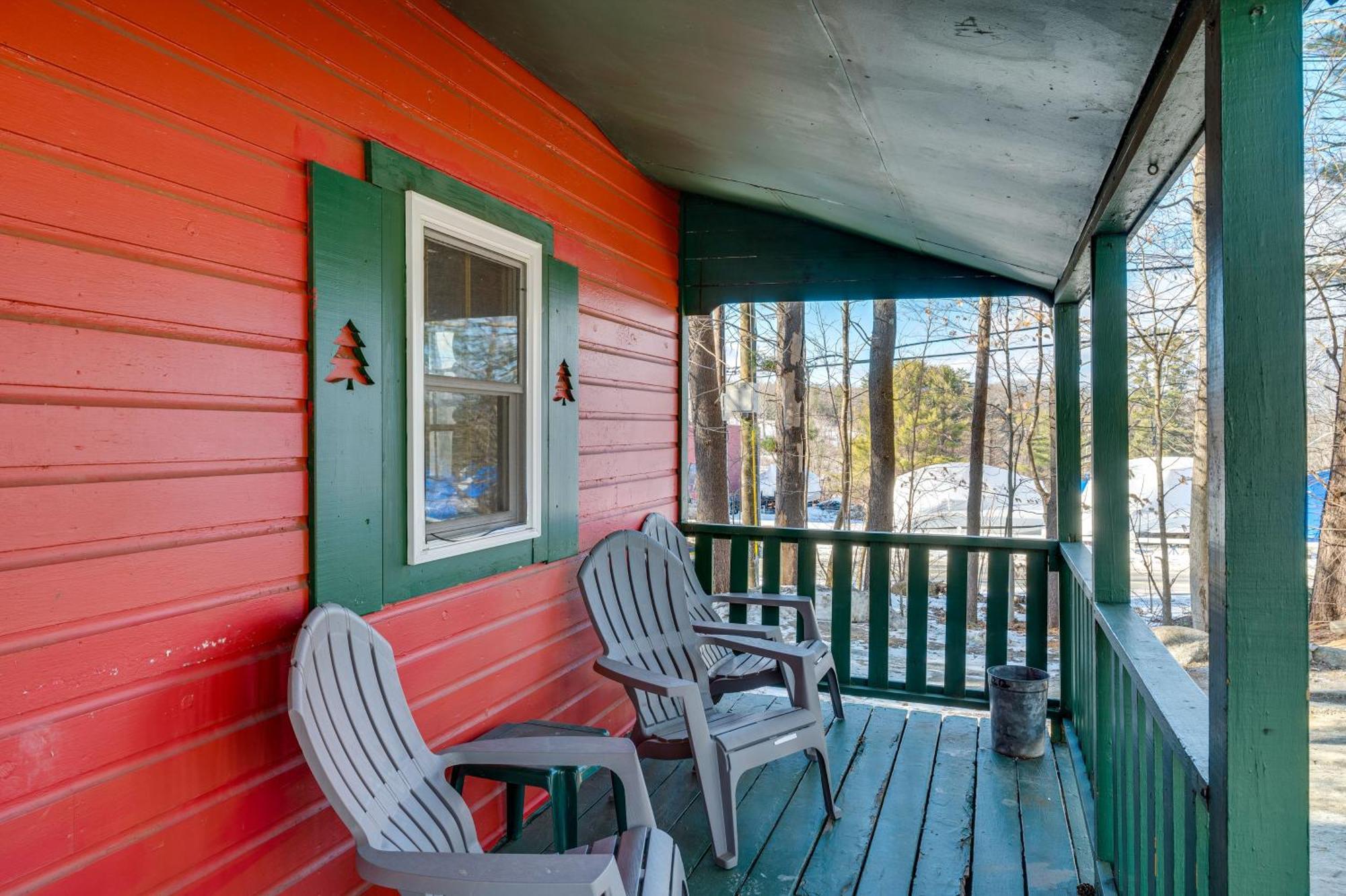 Appartement Cozy Laconia Studio With Pool Access - 2 Mi To Lake! Extérieur photo